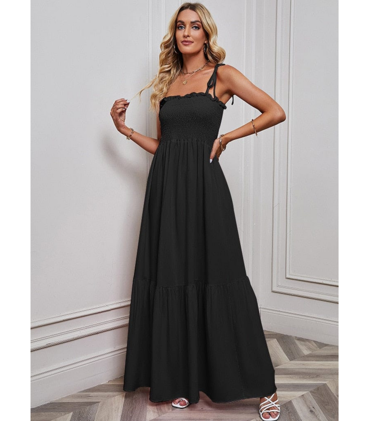 Lenneke - Sleeveless summer dress with square neck