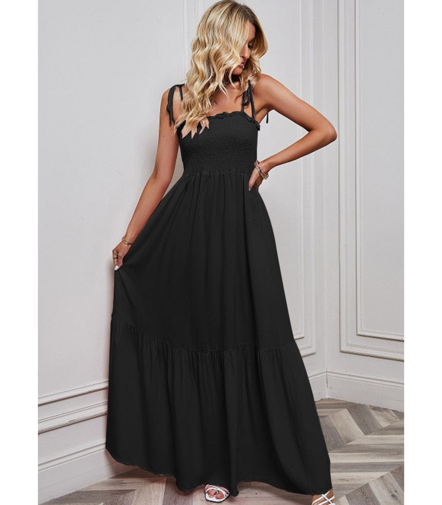 Lenneke - Sleeveless summer dress with square neck