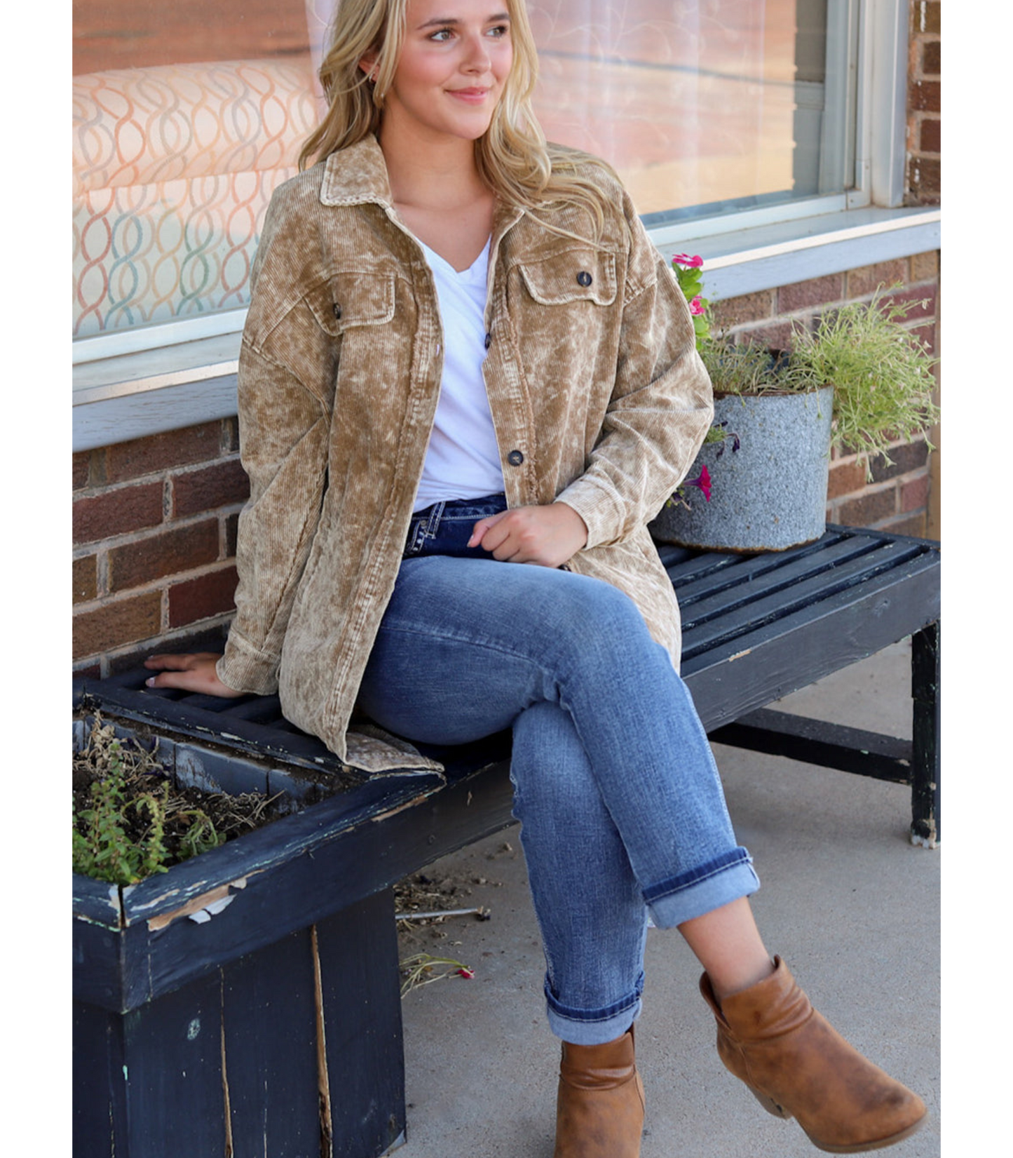 Marcella - Long jacket with button closure