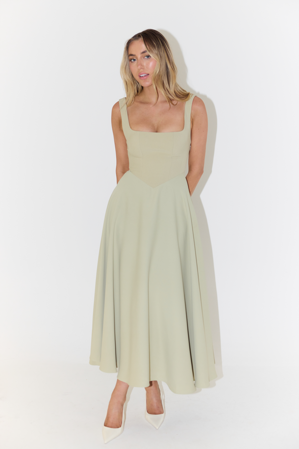 Filine - Dames midi-jurk met getailleerde taille