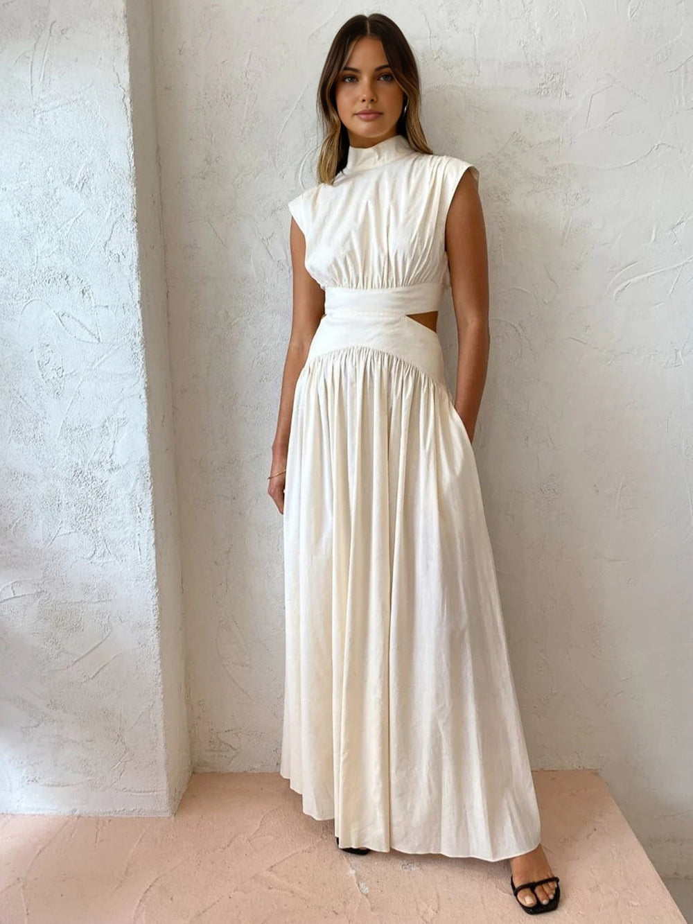 Ivanna - Dress with cut-out and high neck