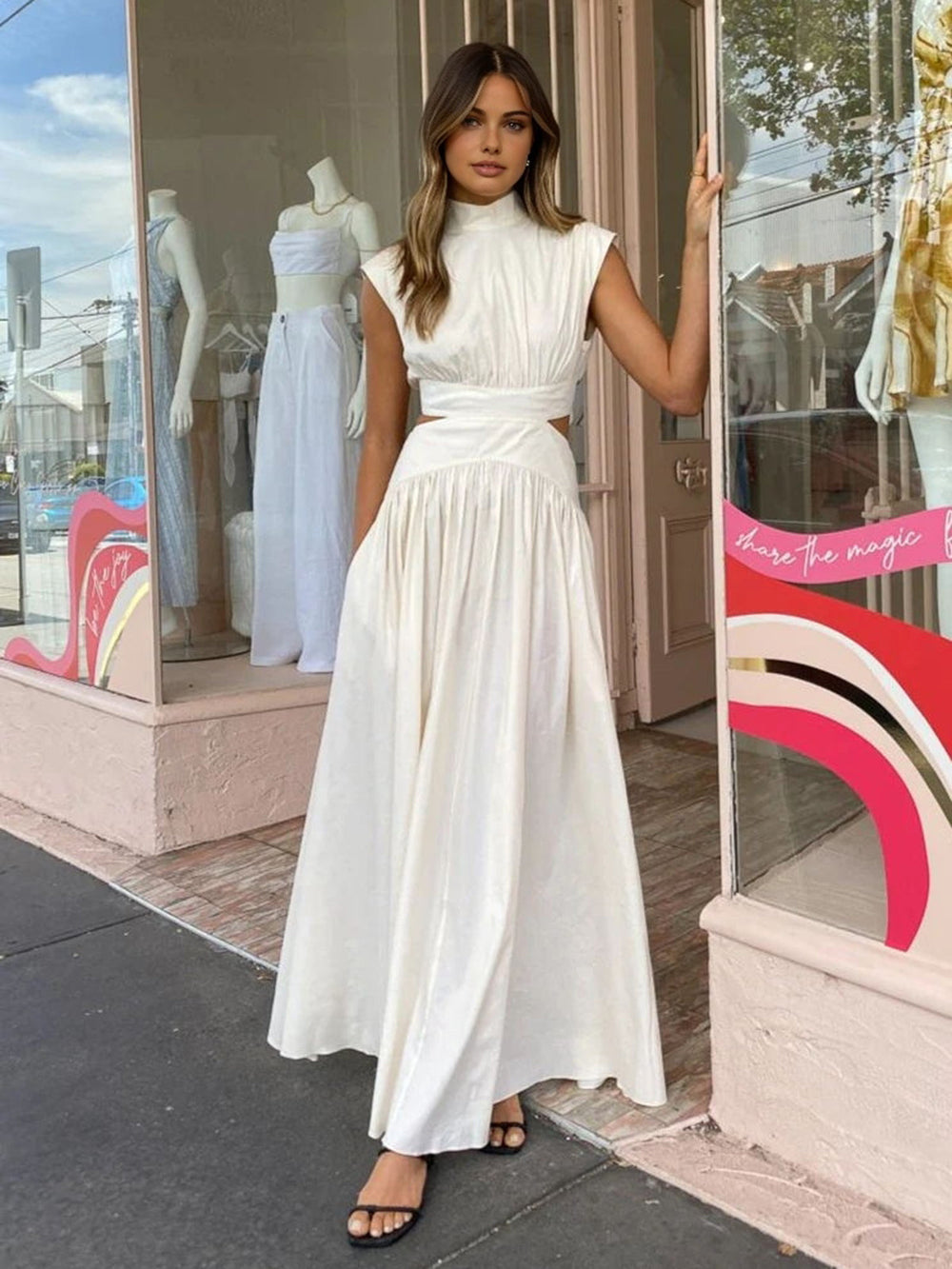 Ivanna - Dress with cut-out and high neck