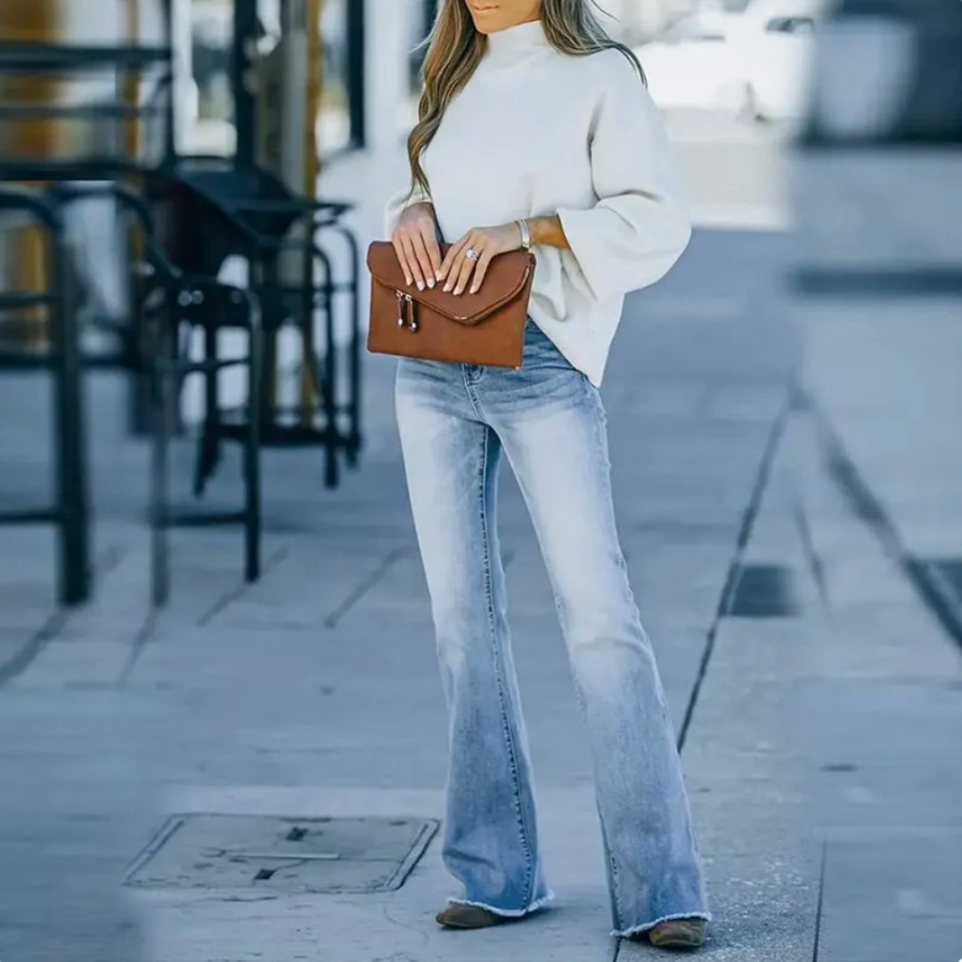 Livia - Flared Stretch Jeans