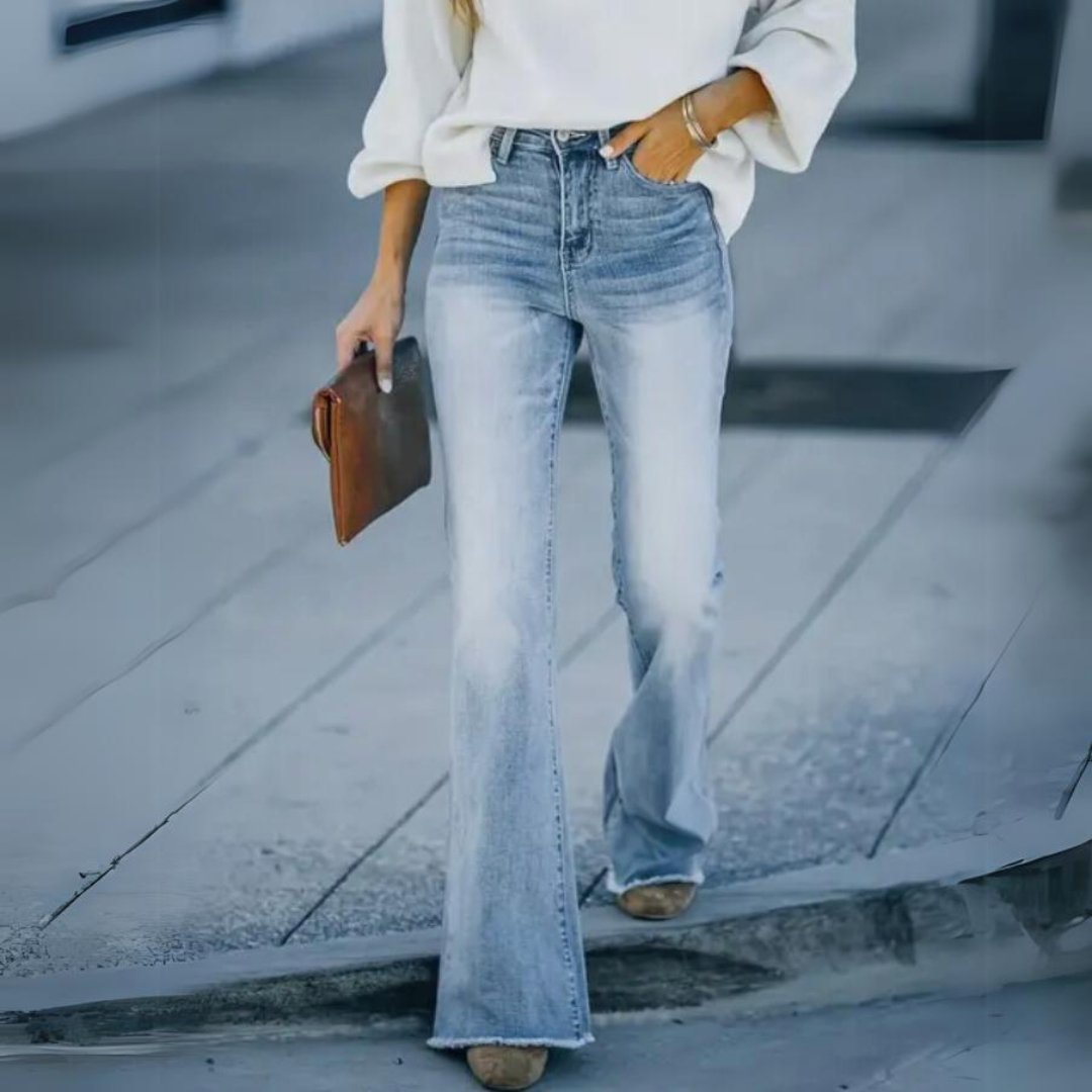 Livia - Flared Stretch Jeans