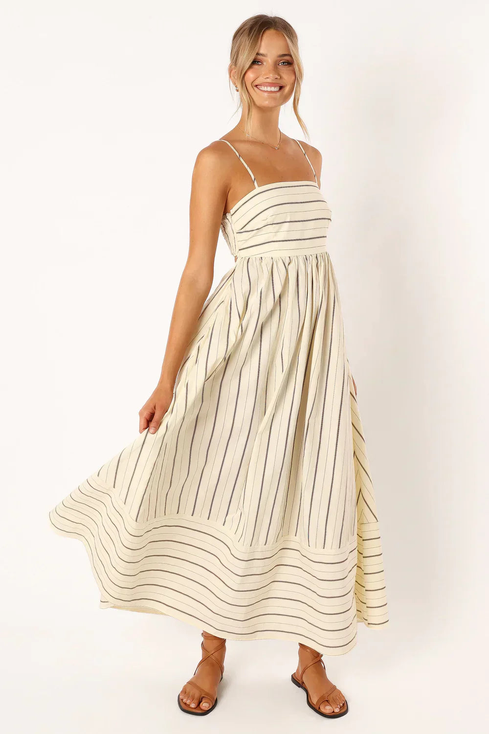 Lizze - zomerjurk met open schouders