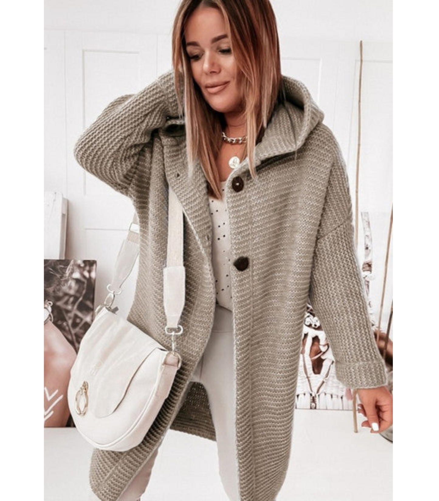 Mirthe  - Gebreid vest met capuchon