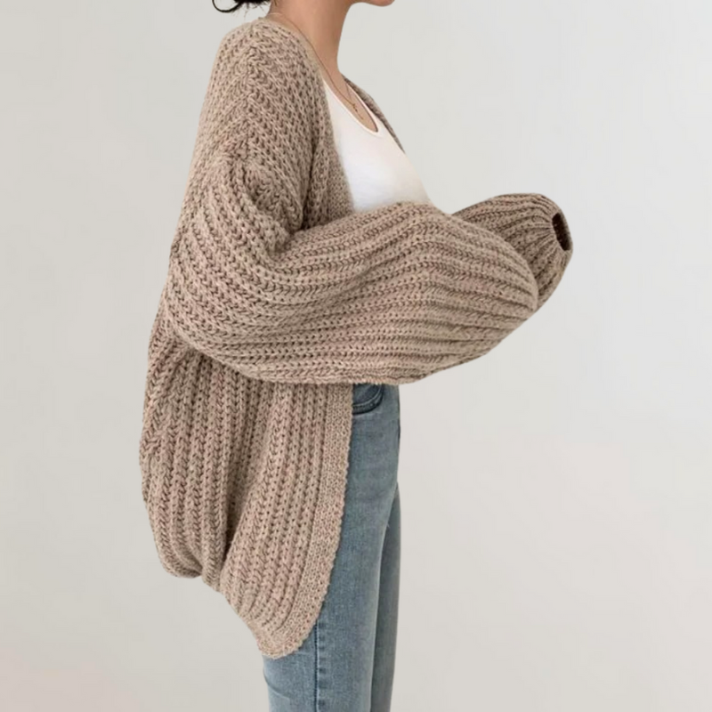 Annemarie – Stylish Knitted Cardigan with Long Sleeves