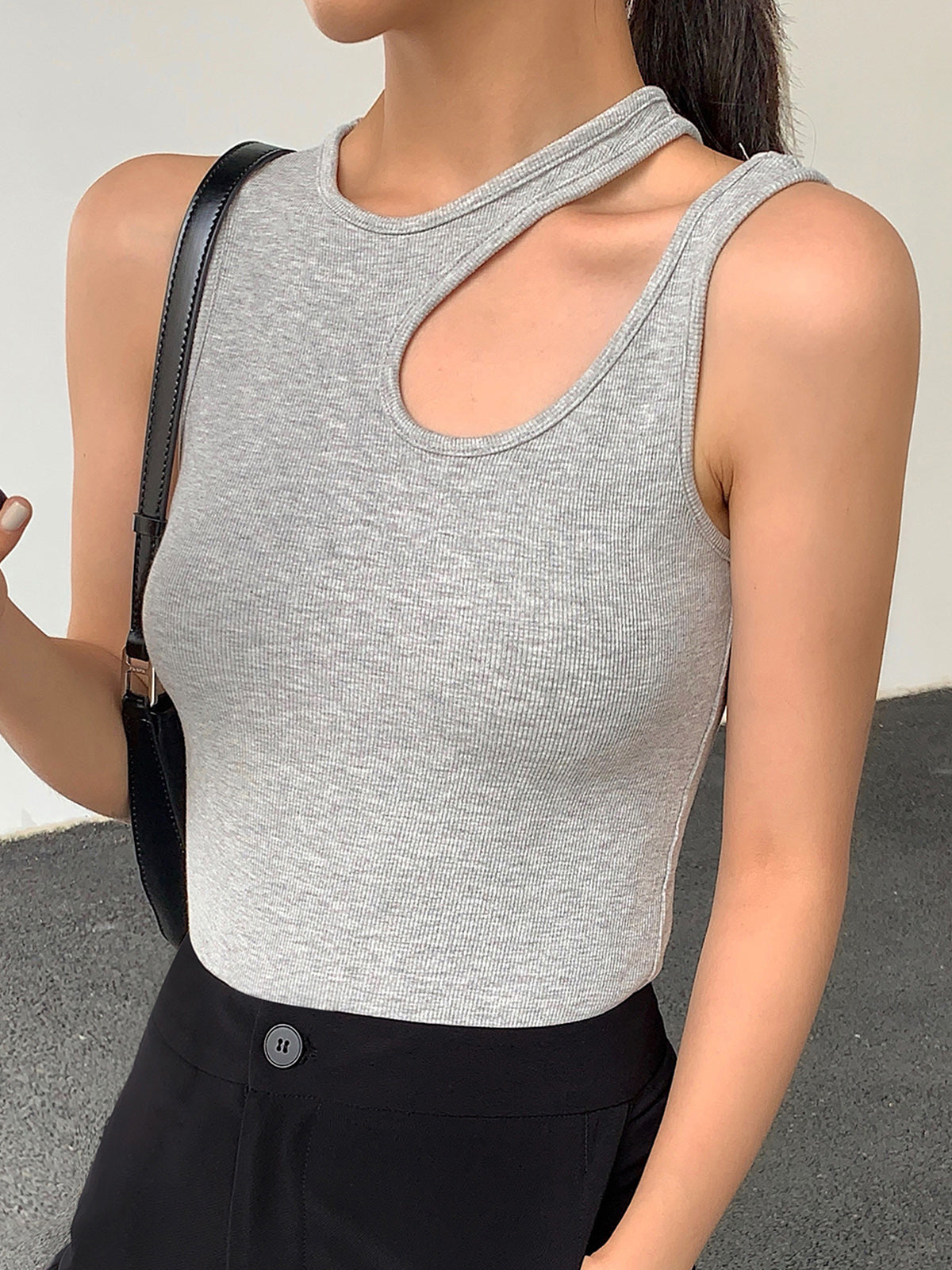 Cailey - Tanktop met Uitsparing