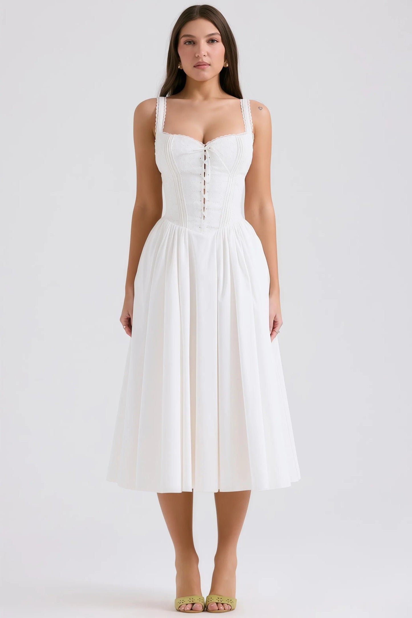 Djura - Witte Halter Midi-jurk met Kantdetails Vooraan