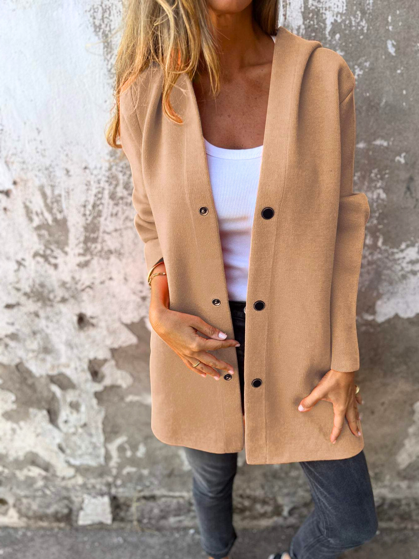 Eva – The Perfect Cardigan for Style and Comfort