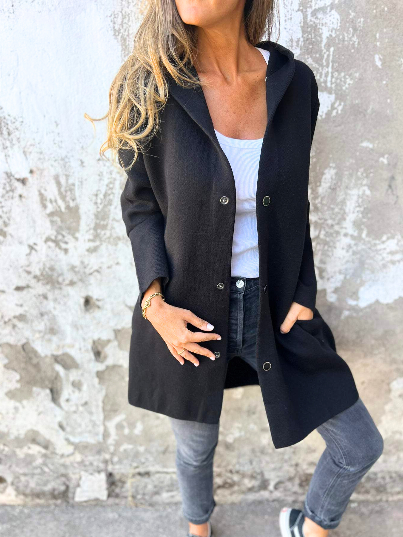 Eva – The Perfect Cardigan for Style and Comfort