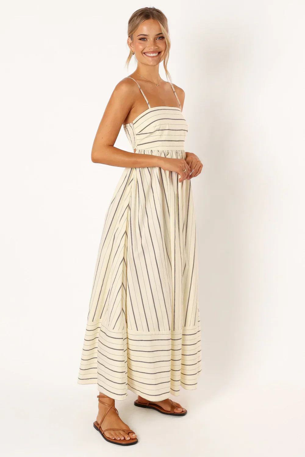 Lizze - summer dress with open shoulders