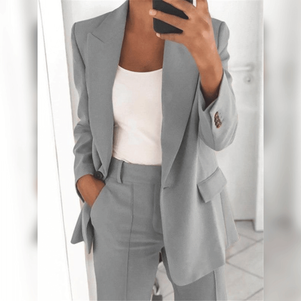 Olivia - Elegance and Comfort in a Suit