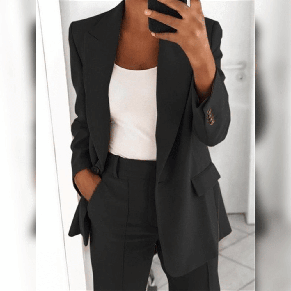 Olivia - Elegance and Comfort in a Suit