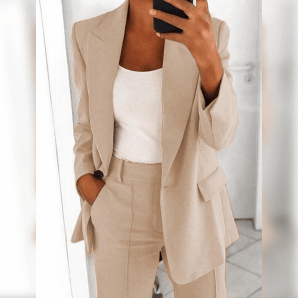 Olivia - Elegance and Comfort in a Suit